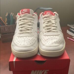 Nike low court vision red and white